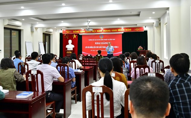 Khai giảng lớp bồi dưỡng kiến thức quốc phòng an ninh đối tượng 4