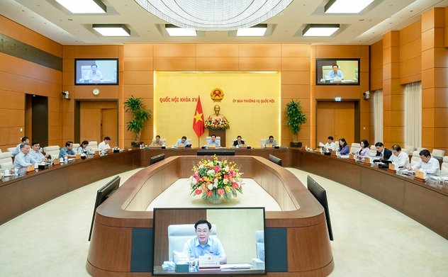 Ủy ban Thường vụ Quốc hội hoàn thành việc cho ý kiến hoàn thiện các dự án Luật, Nghị quyết trình Quốc hội xem xét thông qua tại Kỳ họp thứ 5