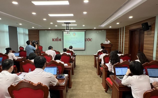 Vụ Pháp chế tập huấn nội bộ năm 2023 về công tác xây dựng văn bản pháp luật, văn bản quản lý, công tác thẩm định dự thảo Kế hoạch kiểm toán, Báo cáo kiểm toán