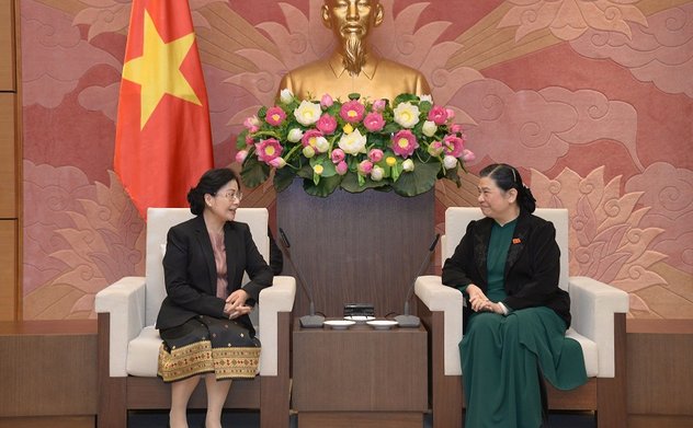 Phó Chủ tịch Quốc hội Việt Nam Tòng Thị Phóng tiếp Chủ tịch Kiểm toán Nhà nước Lào