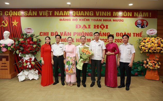 Phát huy tinh thần đoàn kết, tiên phong, gương mẫu hoàn thành xuất sắc nhiệm vụ chính trị