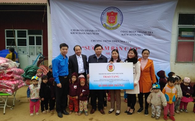 Thanh tra KTNN tổ chức chương trình thiện nguyện “Sưởi ấm bản cao” mùa 2