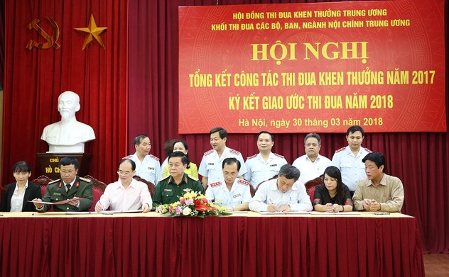 Khối Nội chính Trung ương tổng kết công tác thi đua - khen thưởng năm 2017 và ký giao ước thi đua năm 2018