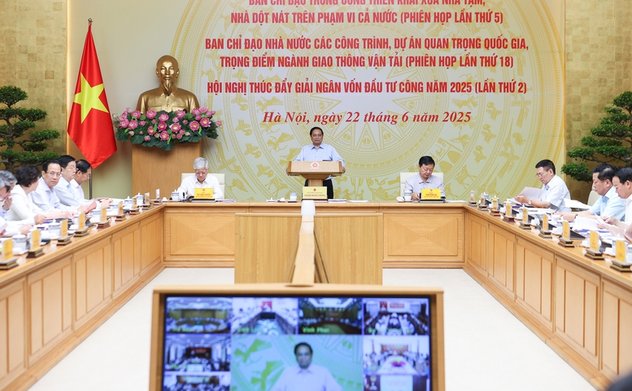 Thủ tướng chỉ đạo: Tăng tốc đầu tư công, xóa nhà tạm, hoàn thiện hạ tầng về đích 2025