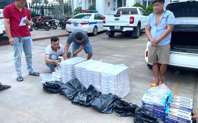 Tiền Giang: Phát hiện và tạm giữ ô tô vận chuyển gần 3.000 bao thuốc lá lậu