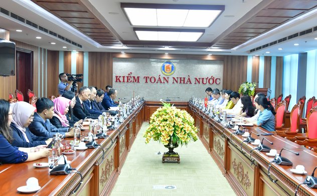 Phó Tổng Kiểm toán nhà nước Hà Thị Mỹ Dung làm việc với Chủ tịch Ủy ban Kế toán nhà nước Indonesia