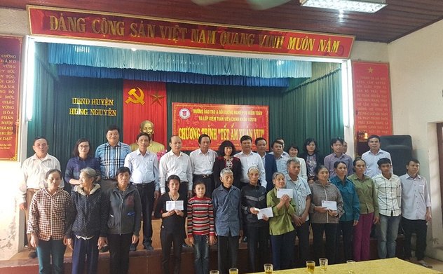 Công đoàn Trường Đào tạo và Bồi dưỡng nghiệp vụ kiểm toán, lớp Kiểm toán viên chính 1 tổ chức hoạt động thiện nguyện tại huyện Hưng Nguyên, tỉnh Nghệ An