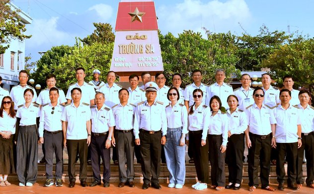 Nhiều hoạt động ý nghĩa trong dịp kỷ niệm 70 năm Chiến thắng Điện Biên Phủ